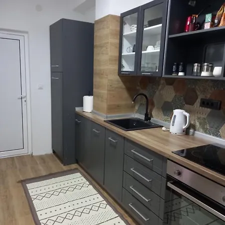 Apartment Zlata *